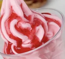 Strawberry Coffee Pudding Sundae