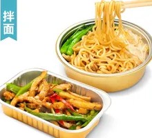 Stir-Fried Chicken Leg Noodles