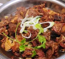 Hand-grabbed Beef Bones