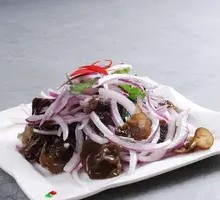 Wood Ear Mushroom and Onion Salad