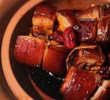 Jujube-Flavored Braised Pork