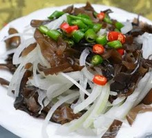 Shredded Onion with Wood Ear Mushrooms