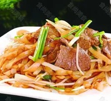 Dry Beef Stir-Fried Rice Noodles