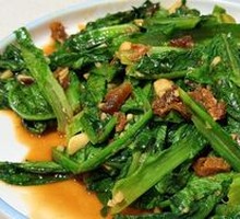 Filleted Catfish Stir-fried with Mustard Greens