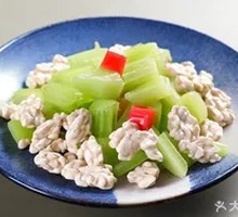 Celery with Walnut