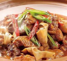 Huangchuan Local Chicken Braised with Camellia Oil