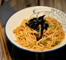 Oil-Poured Noodles