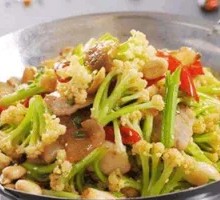 Spicy Stir-Fried Organic Cauliflower