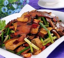 Fried Tofu with Preserved Pork