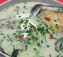 Pan-fried Crucian Carp Soup