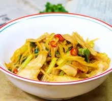 Sour Radish Stir-fried Beef Tripe