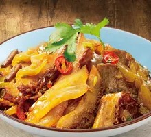 Spicy Pickled Cabbage with Braised Delicacies