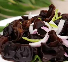 Cold-mixed black fungus
