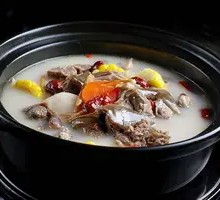 Braised Lamb with Skin in Clay Pot