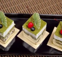Matcha Mousse Cake