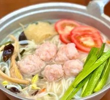 Three Delicacies Shrimp Dumpling Rice Noodles