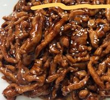 Beijing-style Shredded Pork in Soy Sauce