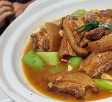 Intangible Cultural Heritage Xinyang Stewed Meat in Pot