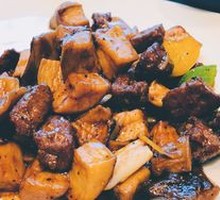 Black Pepper Garlic Beef Cubes
