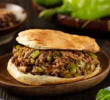 Tongguan Braised Pork in Flatbread