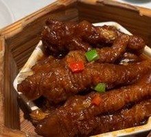 Braised Chicken Feet in Flavorful Sauce