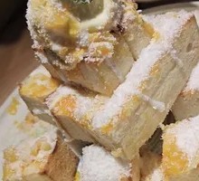 Fresh Mango Toast Pyramid