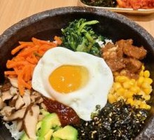 大粒牛肉石锅拌饭