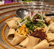 Oil-Poured Fragrant Dandelion Buckwheat Noodles