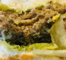 Beef Angus Thick Burger in Red Sauce