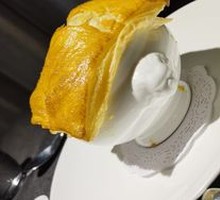 Crispy Pastry Creamy Mushroom Soup