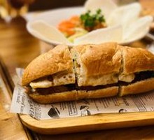 Vietnamese Chicken Banh Mi