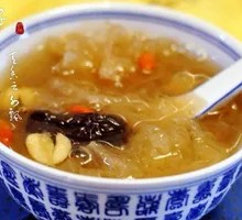 Tremella and Lotus Seed Porridge