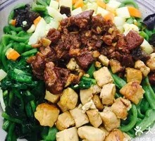 Vegetable and Meat Four-in-One Spinach Noodles