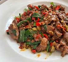 Sautéed Qin川 Yellow Beef