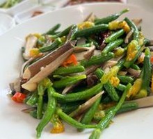 Cucumber Shoots with Chicken Mushroom Salad