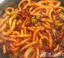 Sauce-Flavored Ham Sausage Fried Rice Noodles