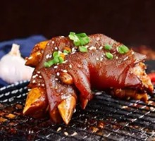 Charcoal-Grilled Spicy Pig Trotters