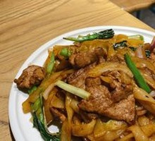 Cantonese Beef Hor Fun
