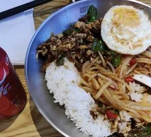 Sichuan Pickled Chili and Tomato Fried Egg Rice