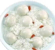 Glutinous Rice Balls with Fermented Rice Wine