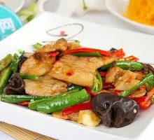 Black Mushroom Stir-Fried Pork