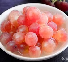 Fresh Red Grapes