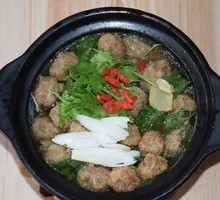 Braised Meatballs in Clay Pot