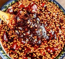 Spicy Chili Sauce with Flatbread