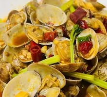 Spicy Stir-Fried Clams
