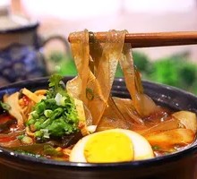 Clay Pot Rice Noodles with Blood Curd