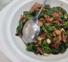 Spicy Stir-Fried Pork with Chili