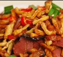 Crispy Bamboo Shoots with Preserved Pork