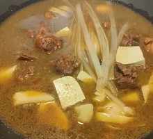 Stewed Goose in Iron Pot