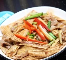 Stir-fried Tofu Skin with Meat